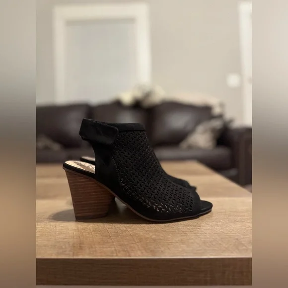 Vince Camuto Leather Heels - Picture 3 of 5